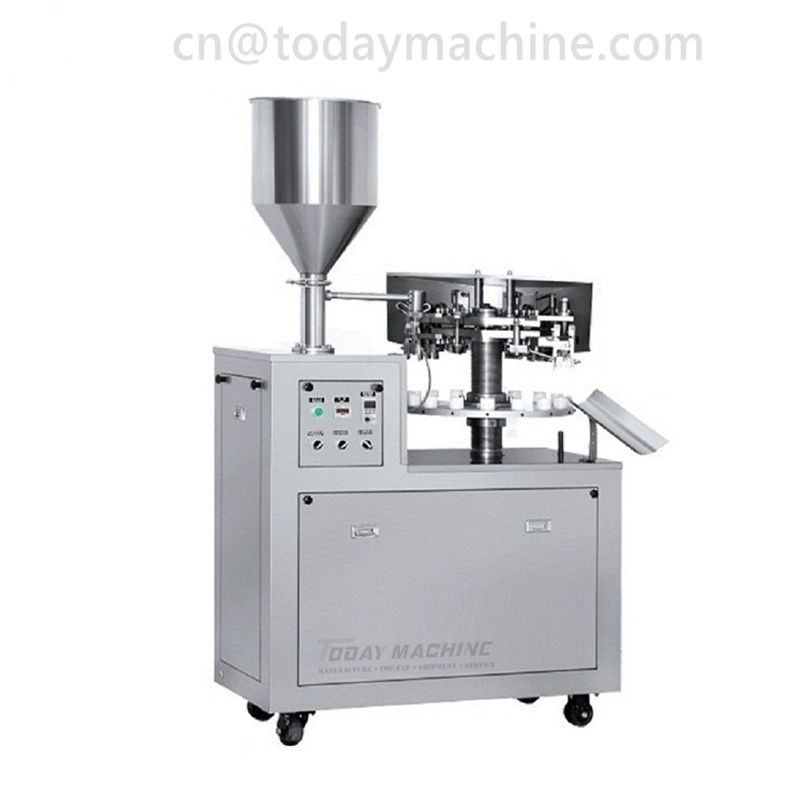 Vacuum pumping two heads liquid packaging machine for perfumes, lubricants, liquid detergent