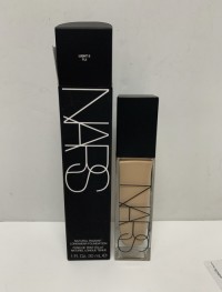 Nars Natural Radiant Longwear Foundation Light 5 Fiji #071